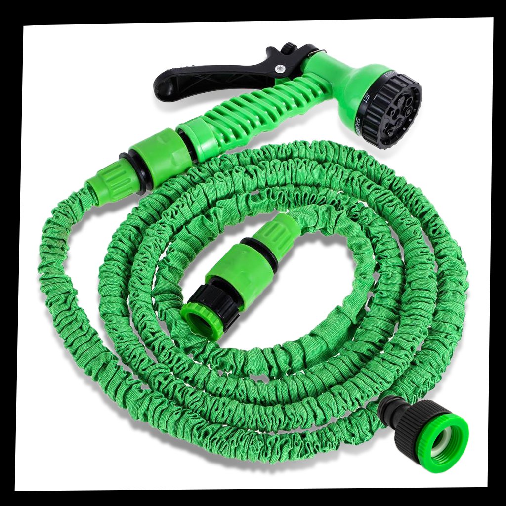 Expandable garden hose with sprayer